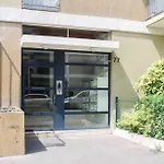 Through Apartment - Place De La Reunion